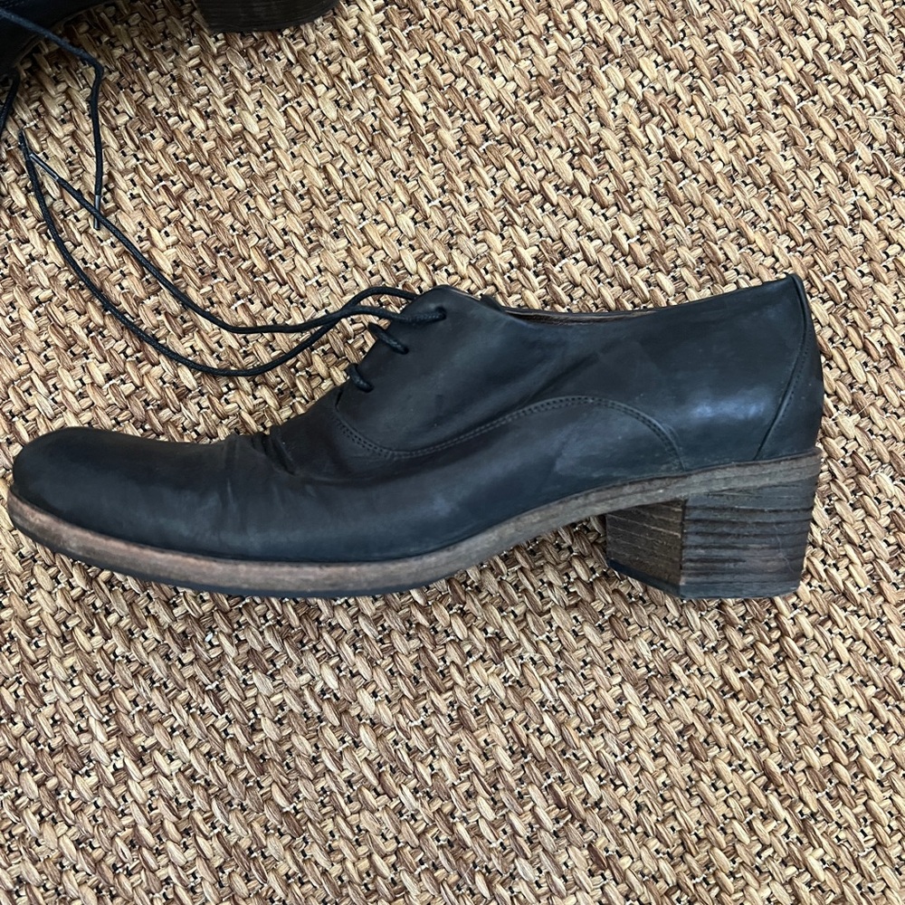 Coclico - Black Leather Oxford Heels – Lace-Up, Block Heel vintage inspired.